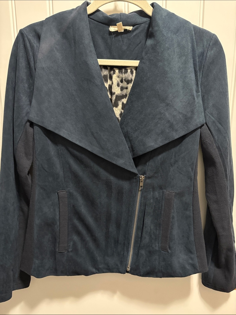 Mystree Women’s Small Faux Suede Moto Jacket Blue Leopard Lined